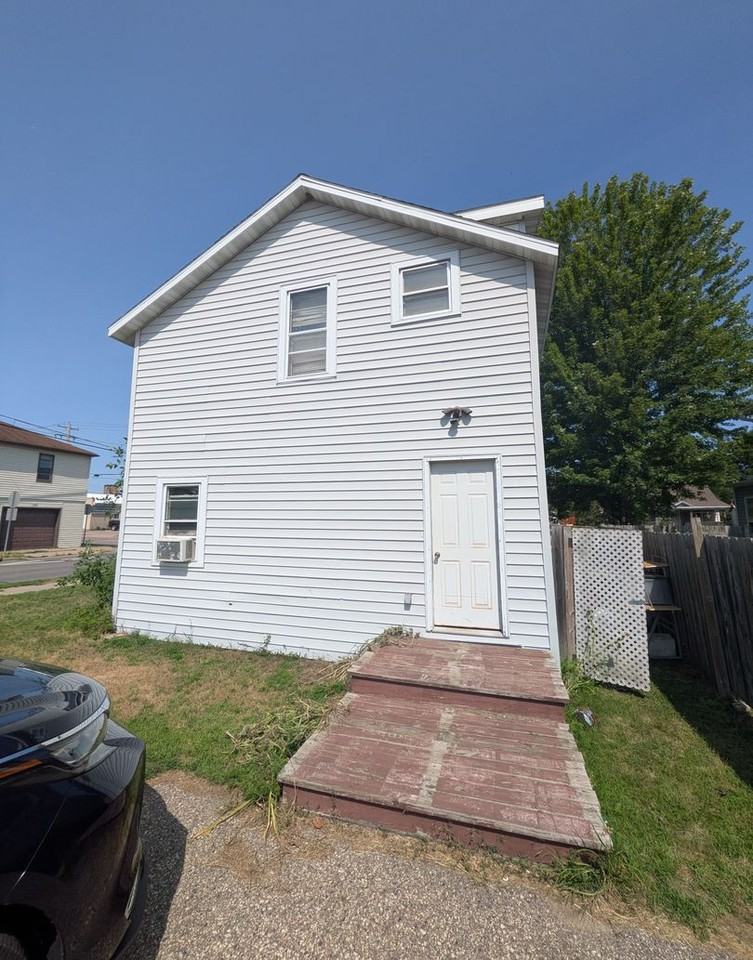 1001 Park St #B - Photo 2 of 14
