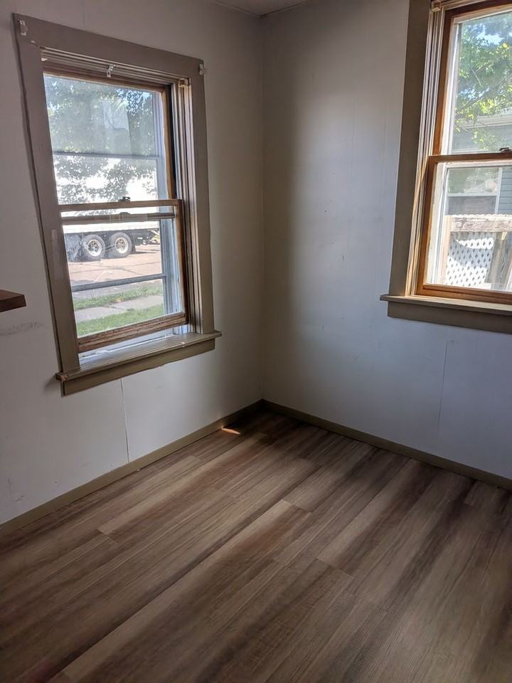 1001 Park St #B - Photo 4 of 14