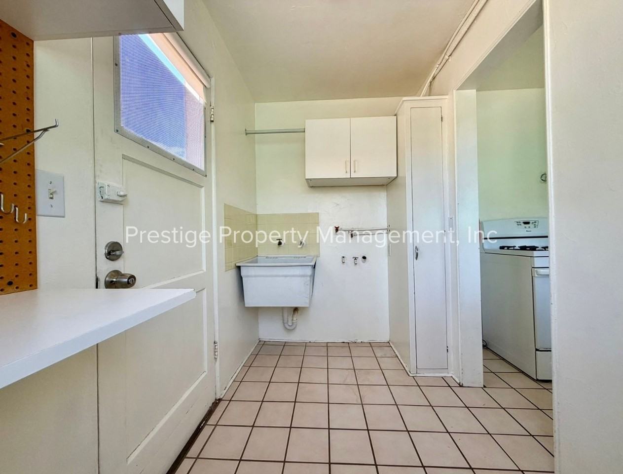 3210 E Linden St - Photo 6 of 44