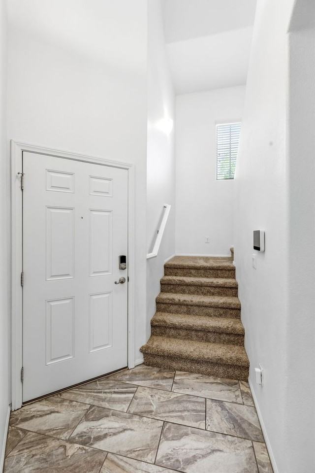 8123 Mosaic Sunrise Ln - Photo 3 of 40