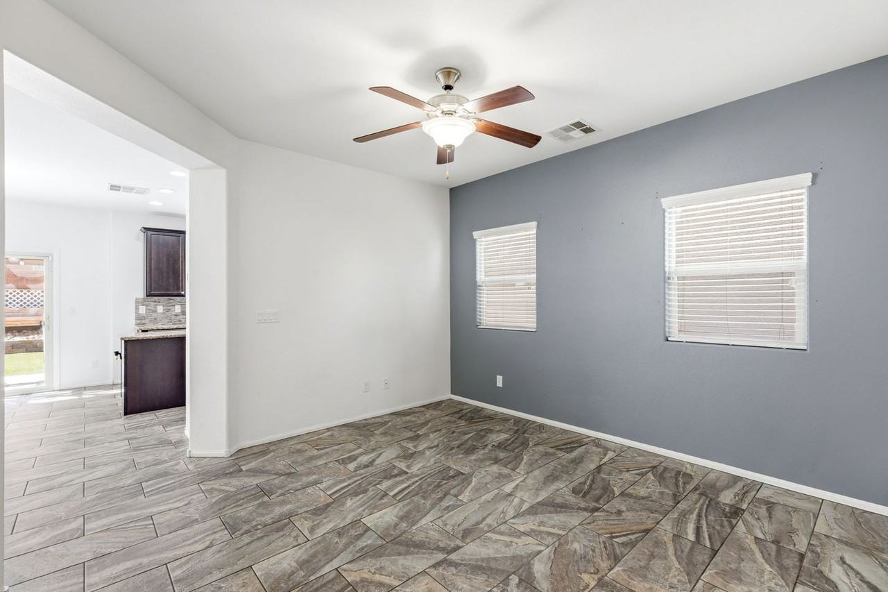 8123 Mosaic Sunrise Ln - Photo 6 of 40