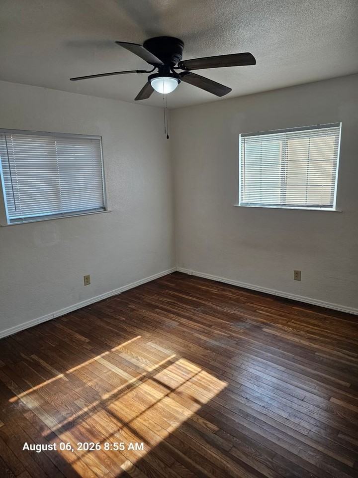 407 S Santa Clara St - Photo 7 of 9