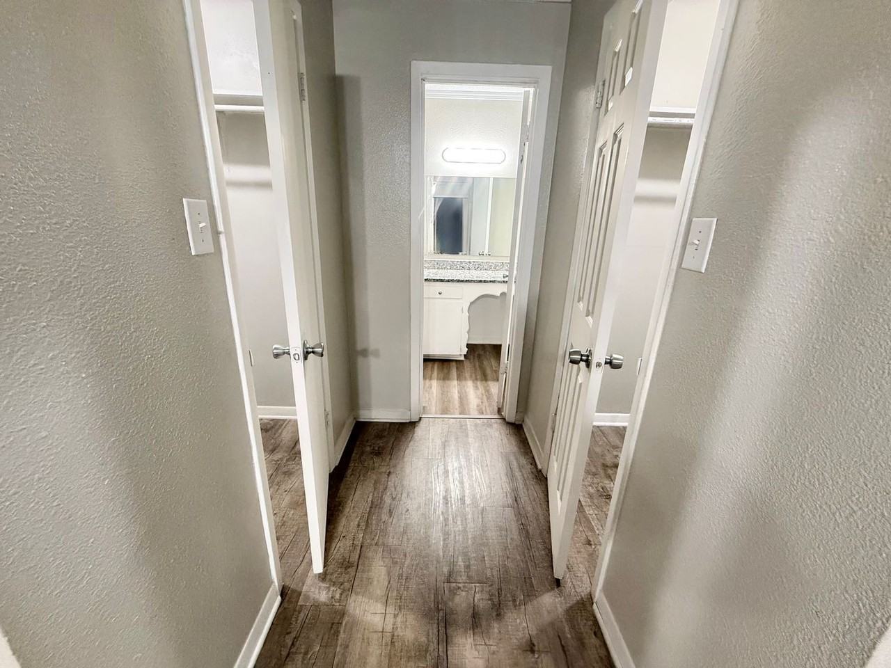 1102 Lilac Dr - Photo 6 of 23