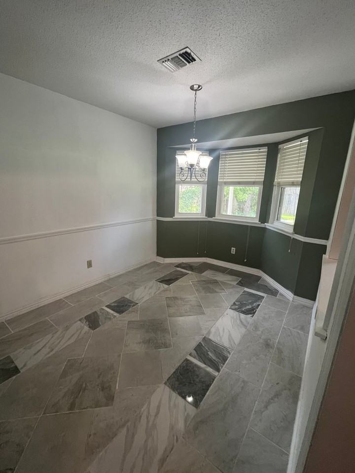 8405 Oak Ridge Rd - Photo 7 of 25
