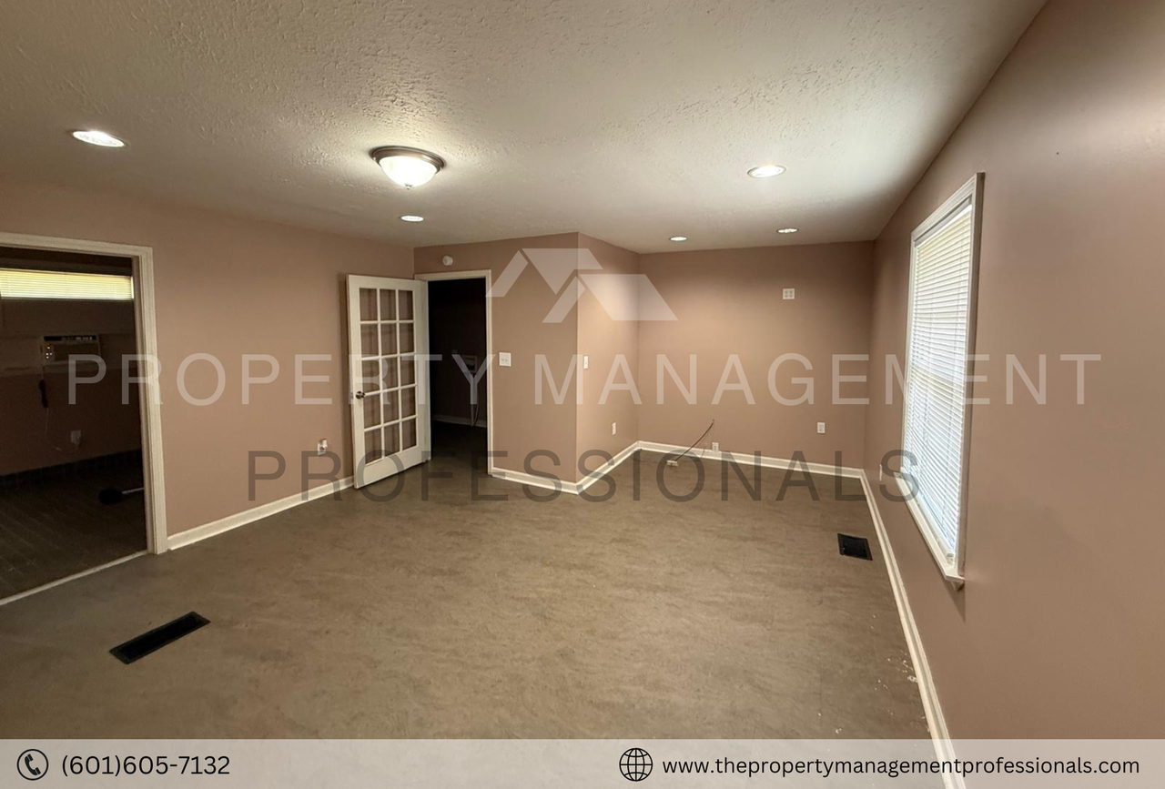 348 Colonial Dr - Photo 4 of 22