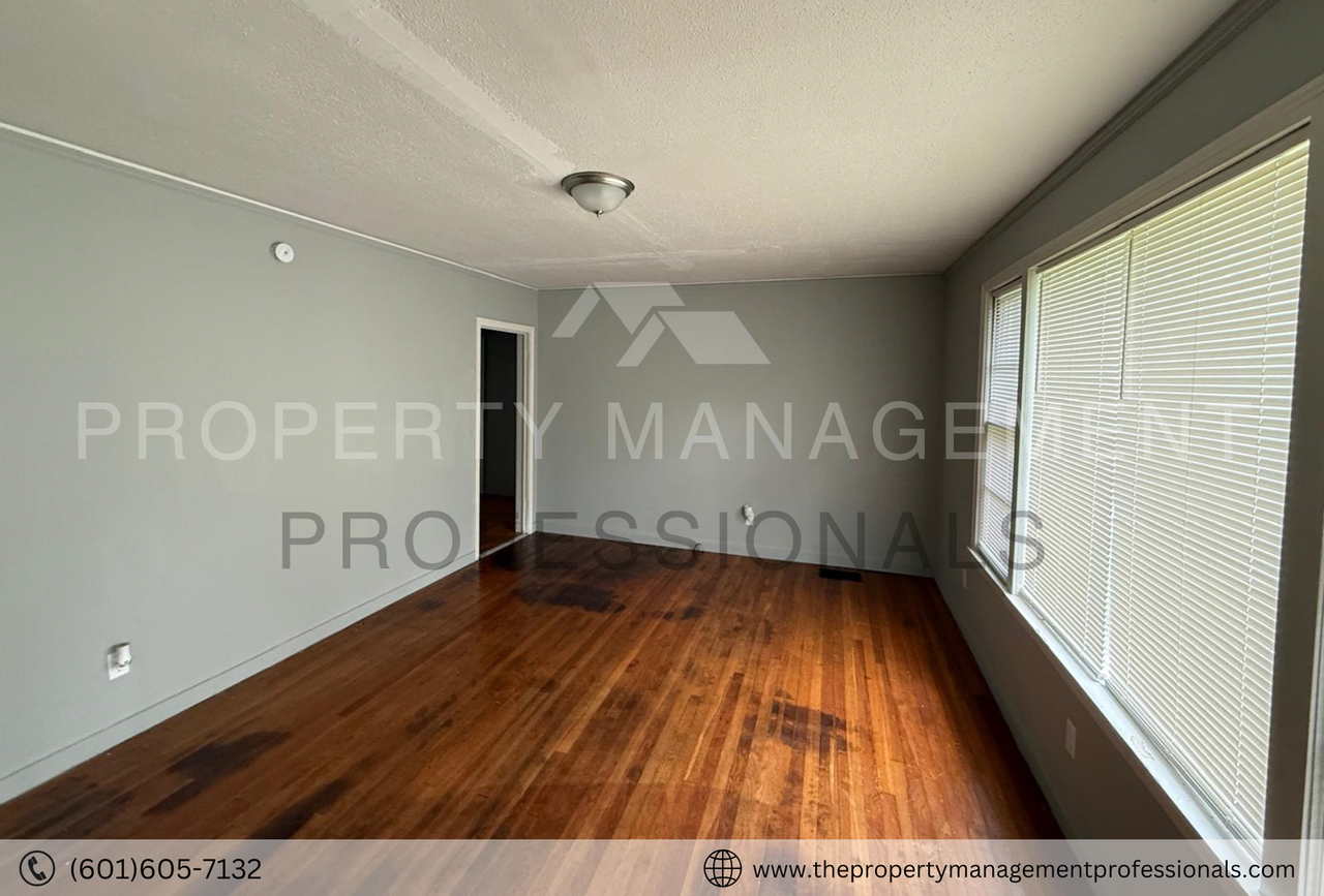 348 Colonial Dr - Photo 6 of 22
