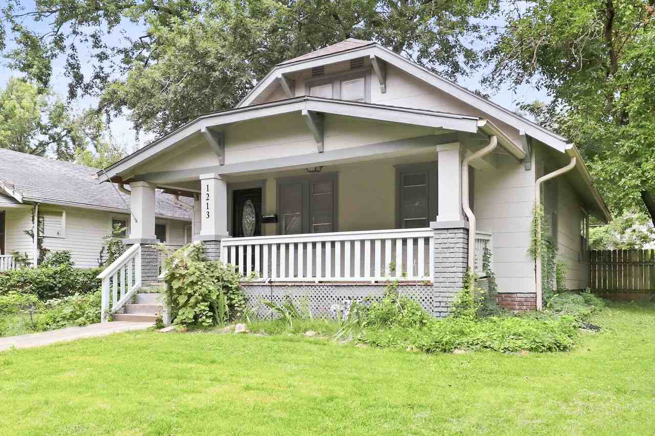 1213 Sw Plass Ave - Photo 5 of 33