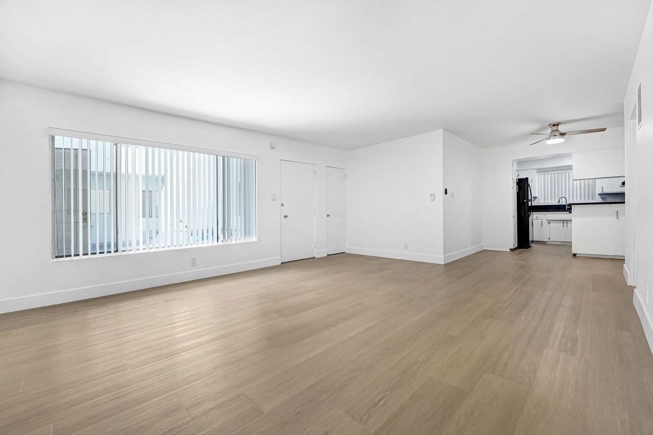 744 S.Windsor Blvd. - Photo 2 of 4