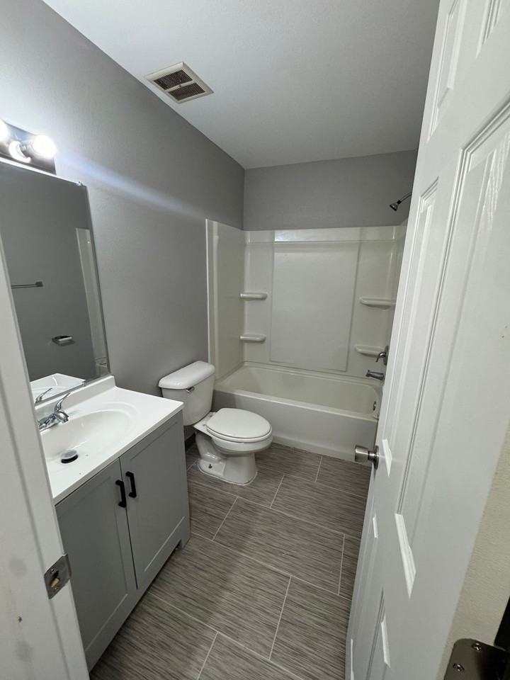 Taylor's Place Apartments - Photo 6 of 24