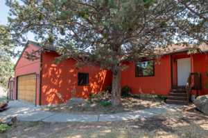 featured image of 2741 Ne Laramie Way