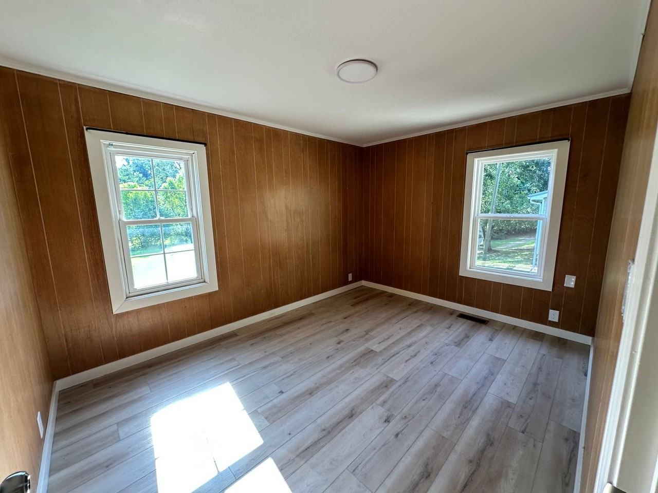 1060 Stringtown Rd - Photo 2 of 7