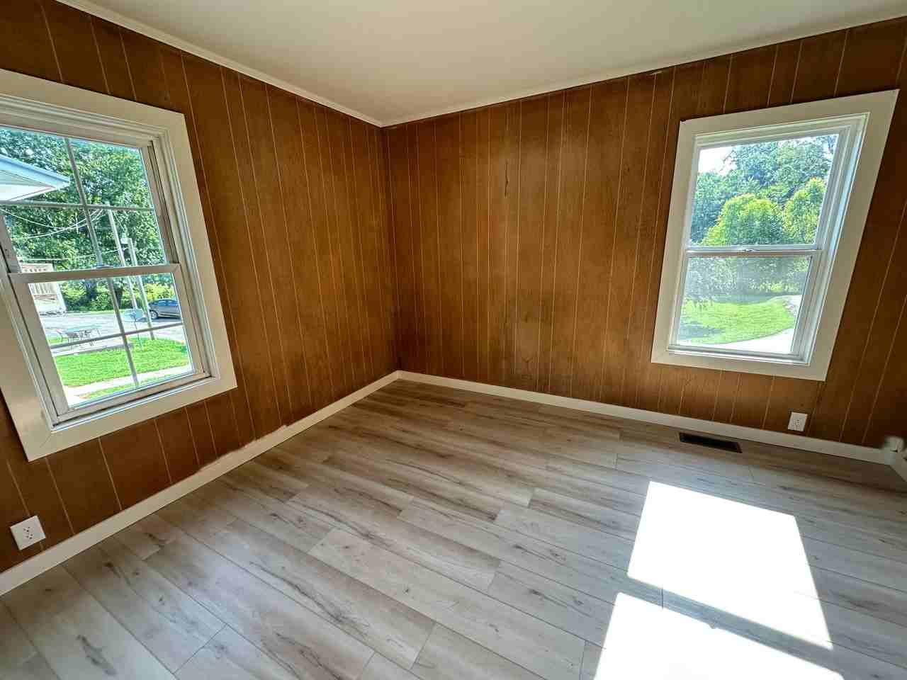 1060 Stringtown Rd - Photo 4 of 7