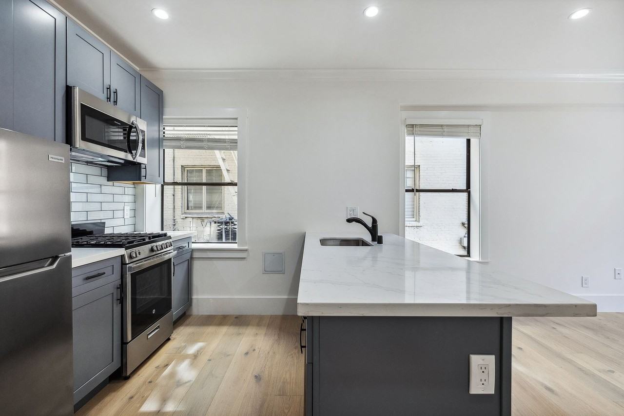 535 Taylor Street - Photo 6 of 33