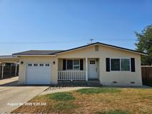 1553 E Stockham Ave - Photo 1 of 1