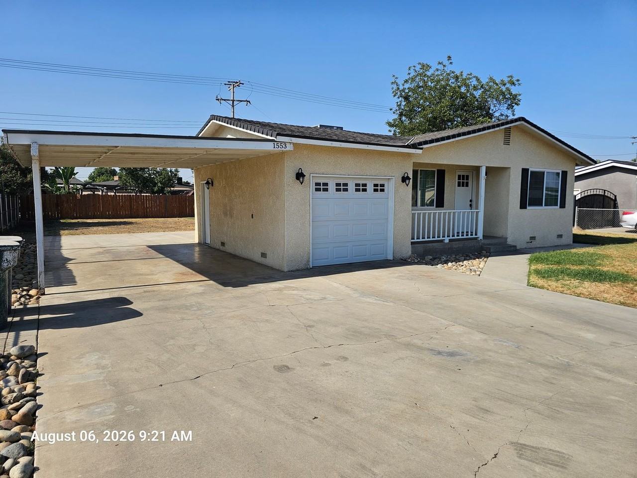 1553 E Stockham Ave - Photo 2 of 8