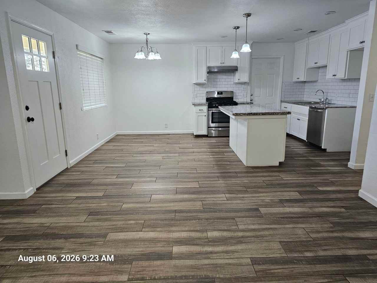 1553 E Stockham Ave - Photo 4 of 8
