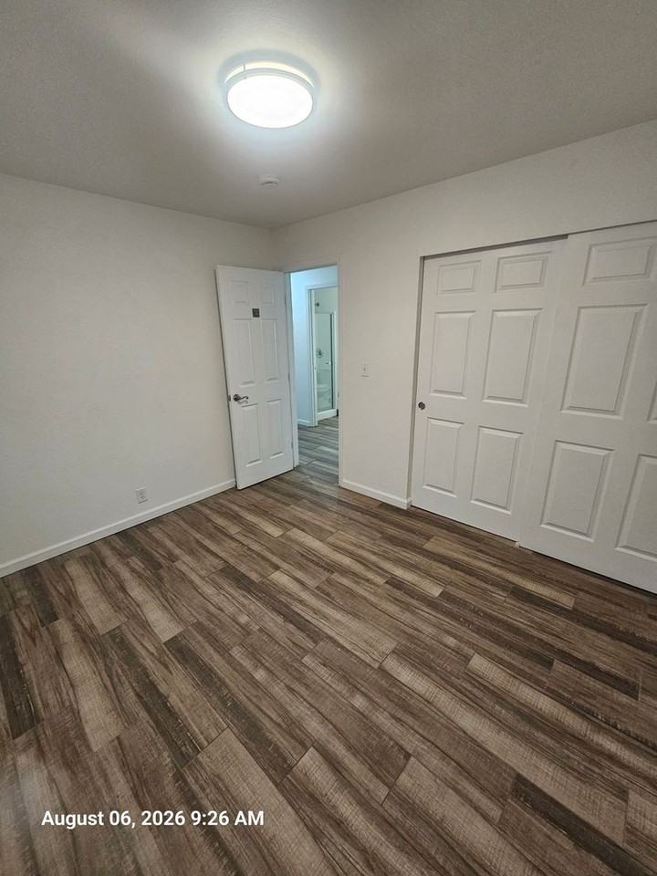 1553 E Stockham Ave - Photo 7 of 8