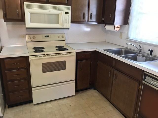824 Oakdale Rd - Photo 3 of 6