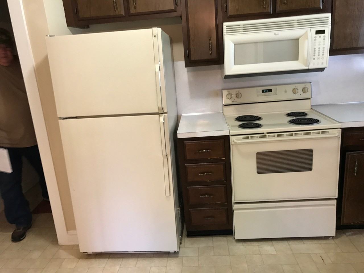 824 Oakdale Rd - Photo 4 of 6