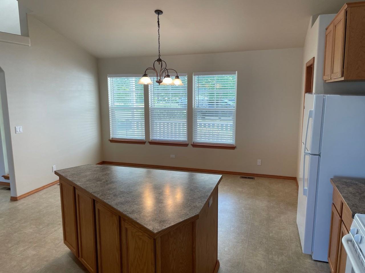 1200 E Warm Springs Ave - Photo 3 of 12