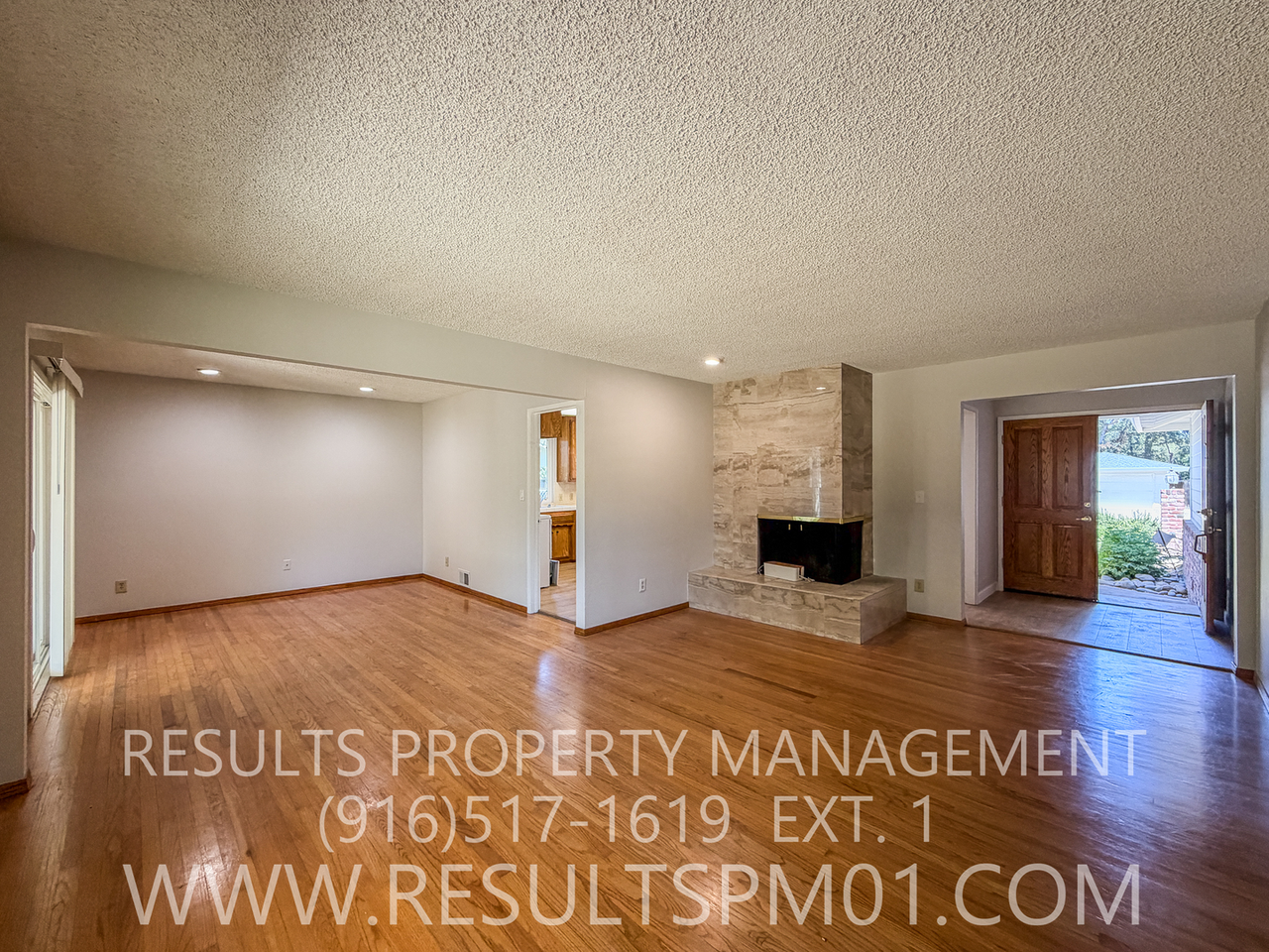 6936 Brookcrest Way - Photo 4 of 28