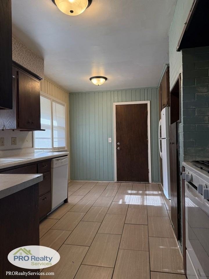 6532 5th Ave S - Photo 5 of 24