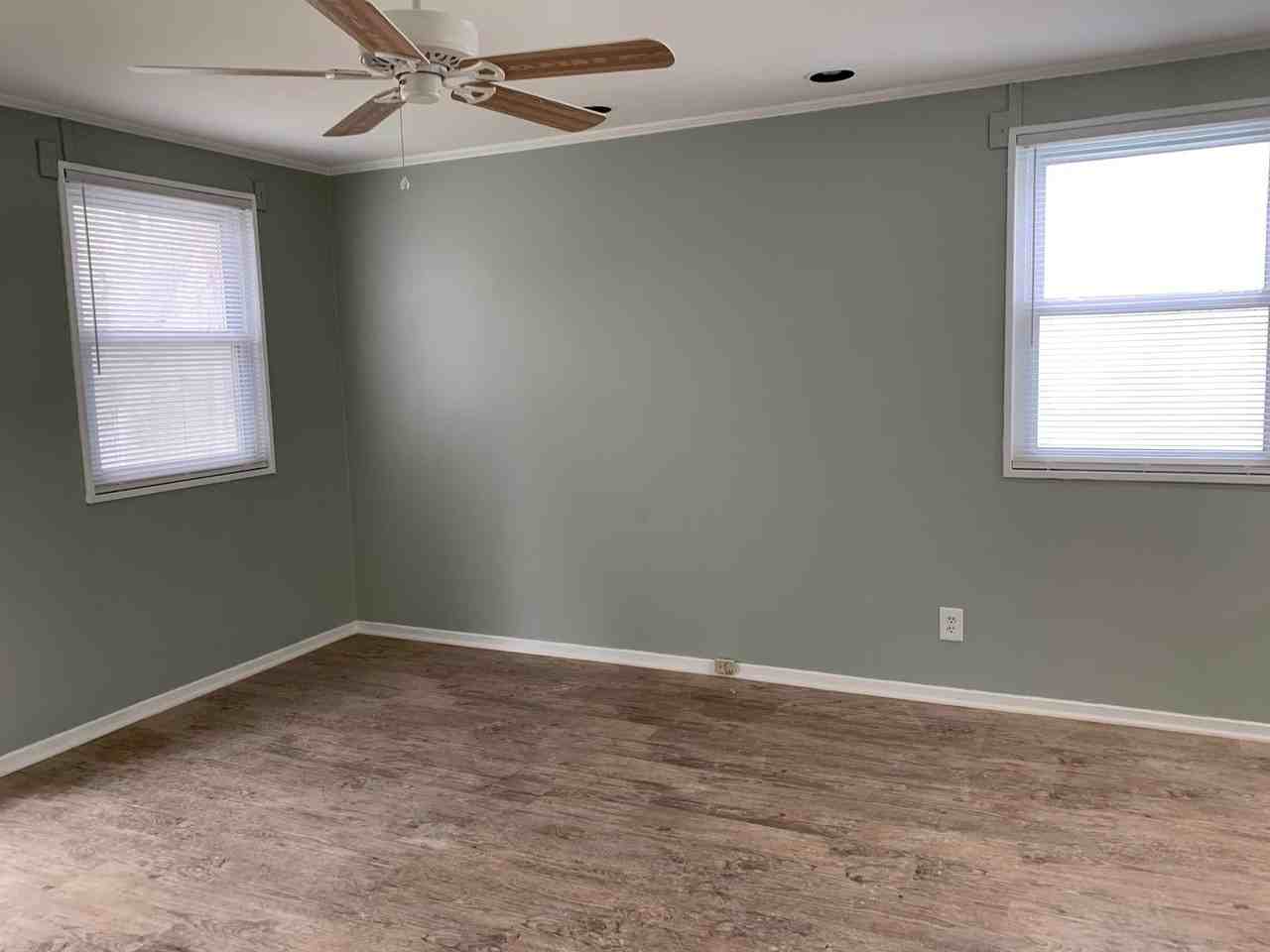 614 N Tremont Dr - Photo 4 of 7