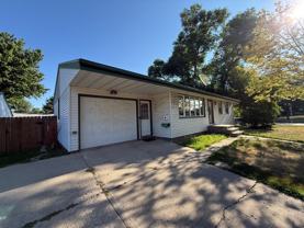 1815 3rd Ave Se - Photo 1 of 1