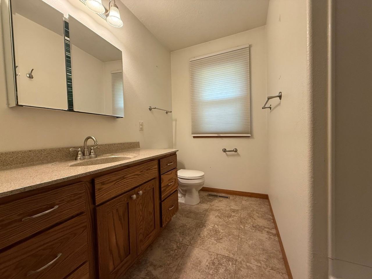 1815 3rd Ave Se - Photo 6 of 23