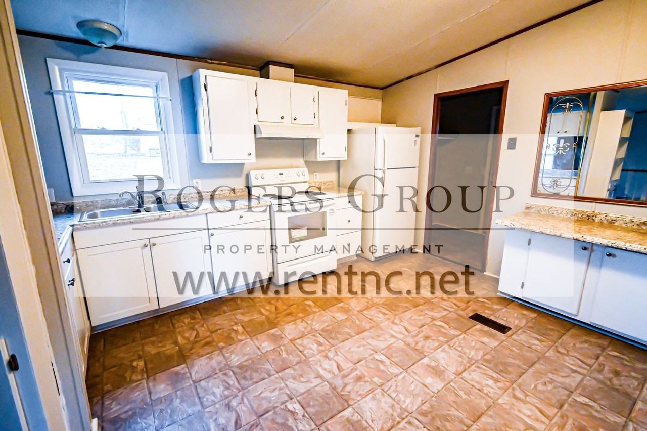 104 Big Buck Rd - Photo 2 of 10