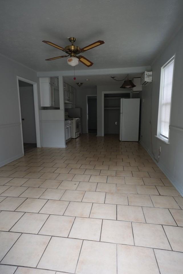1005 Ladiga St Se - Photo 2 of 17