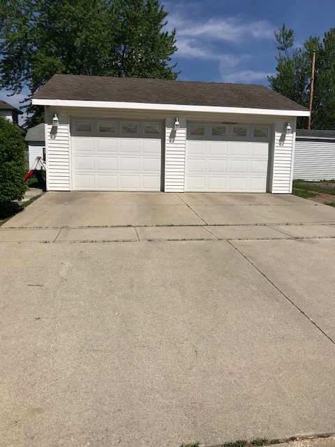 1122 W Mamie Eisenhower Ave - Photo 3 of 11
