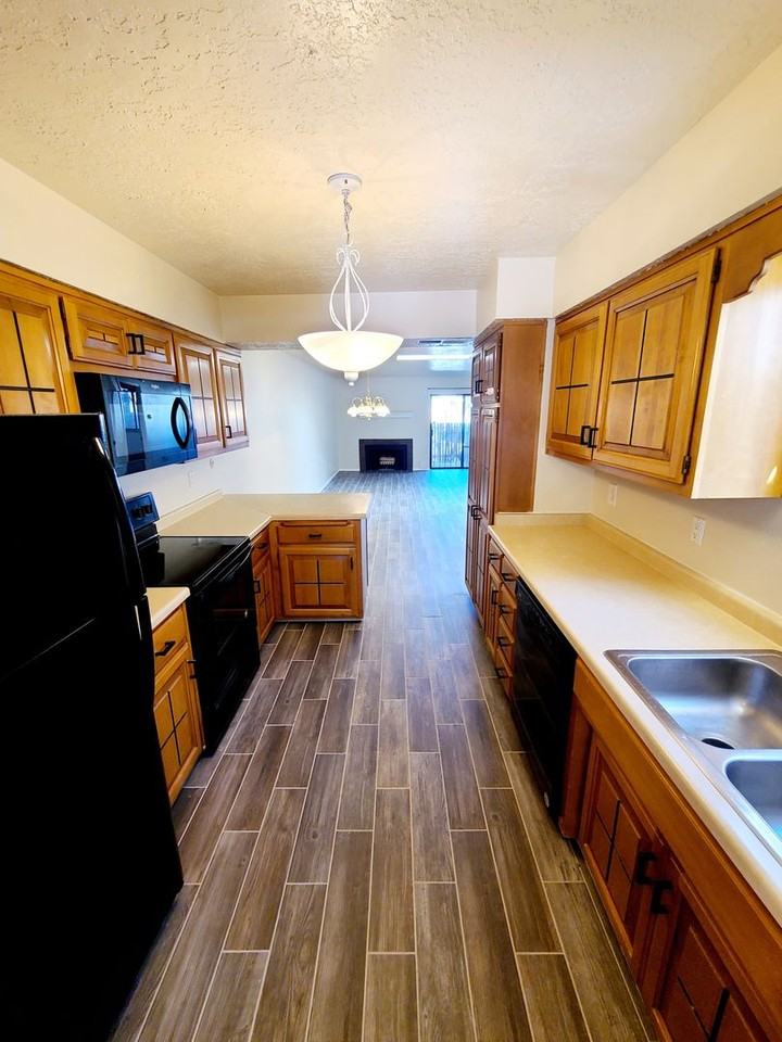 13119 Alice Ave Ne - Photo 7 of 20