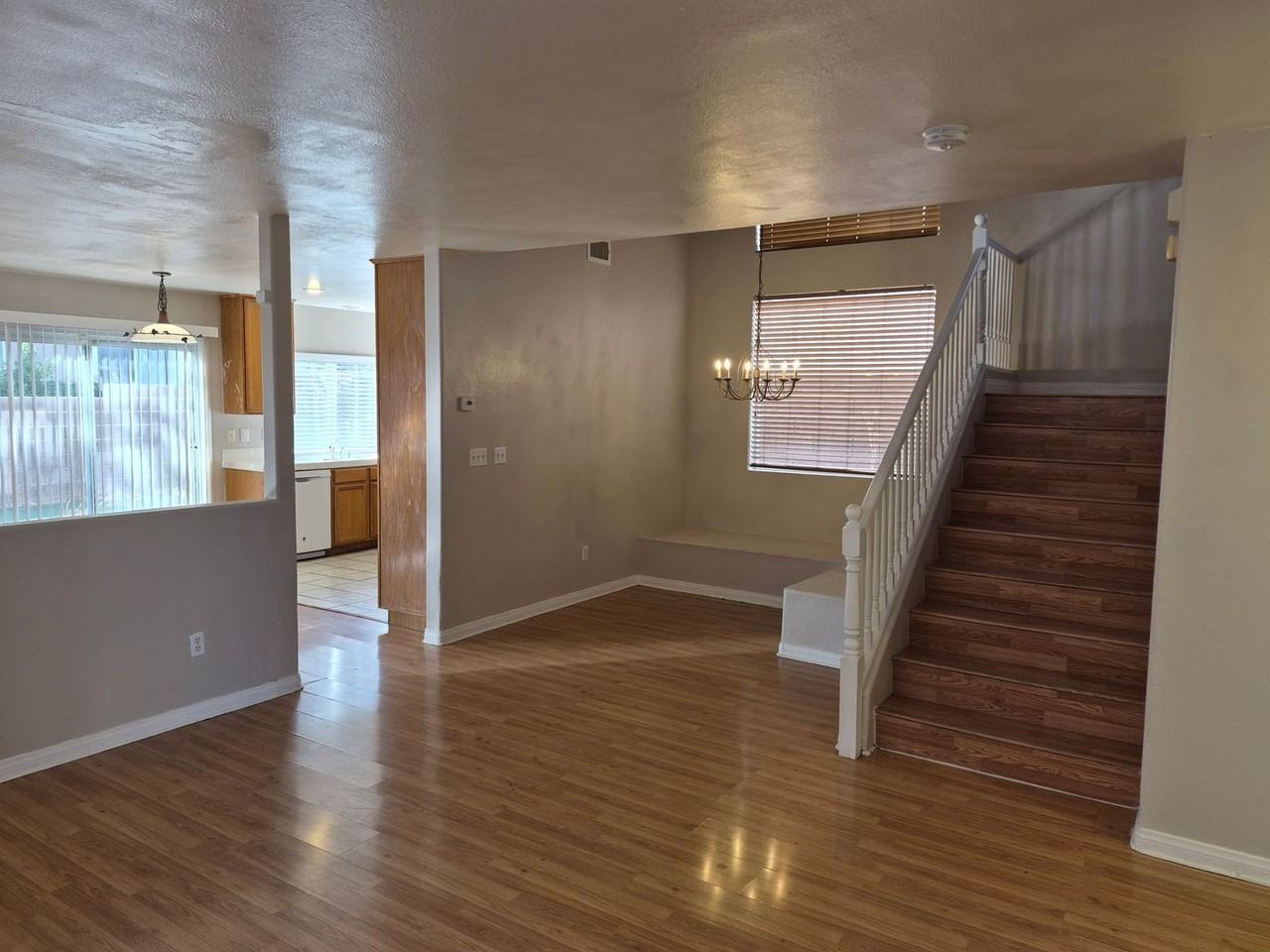 812 Bow Creek Ln - Photo 3 of 18