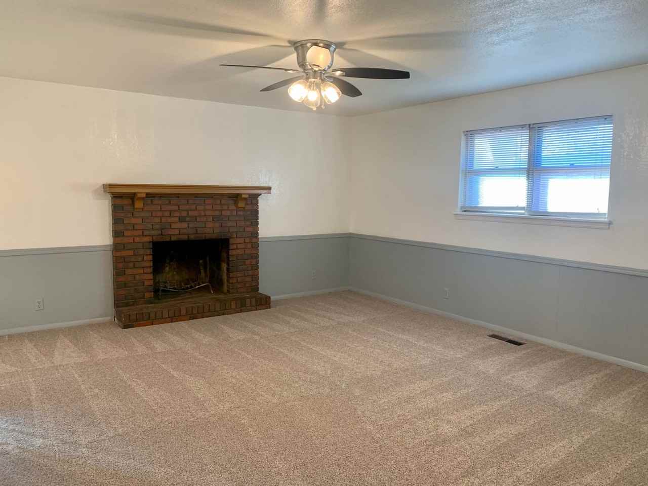 2716 Chaucer Dr - Photo 4 of 19