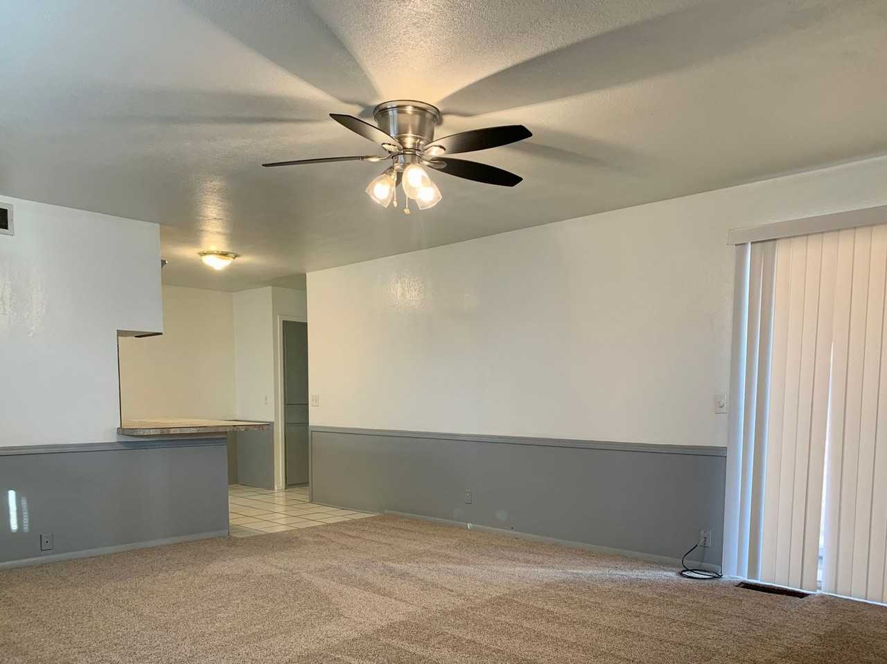 2716 Chaucer Dr - Photo 5 of 19