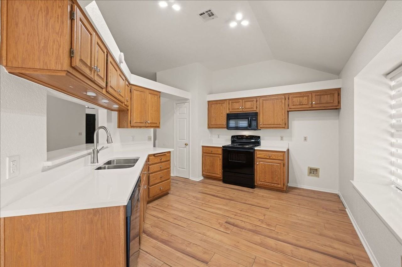 1116 Earl A Rodkey Dr - Photo 6 of 22