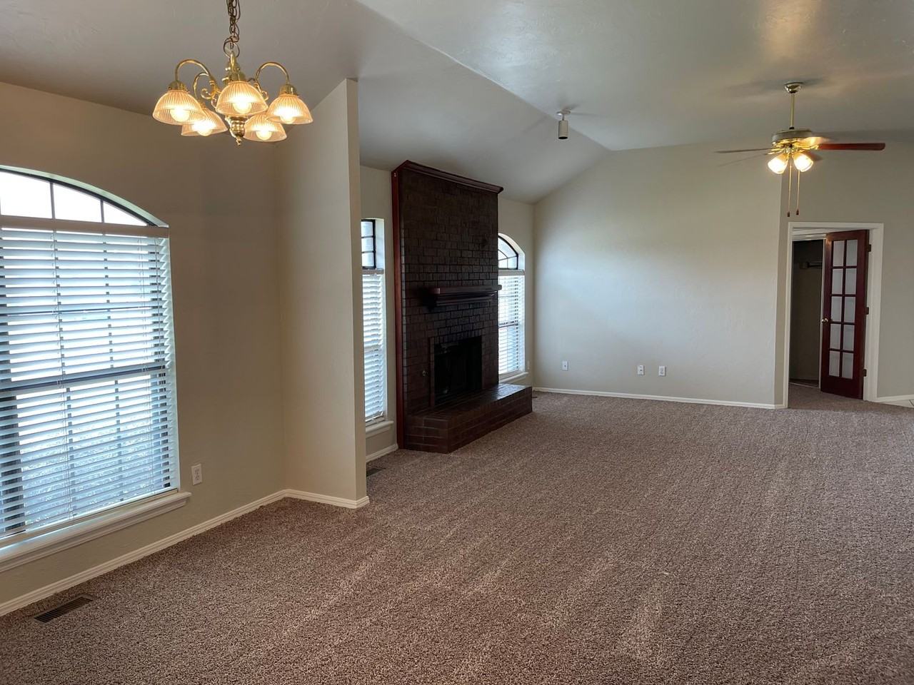 10300 Cumberland Ln - Photo 7 of 28