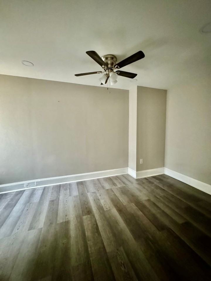 123 N Sickels St - Photo 4 of 9