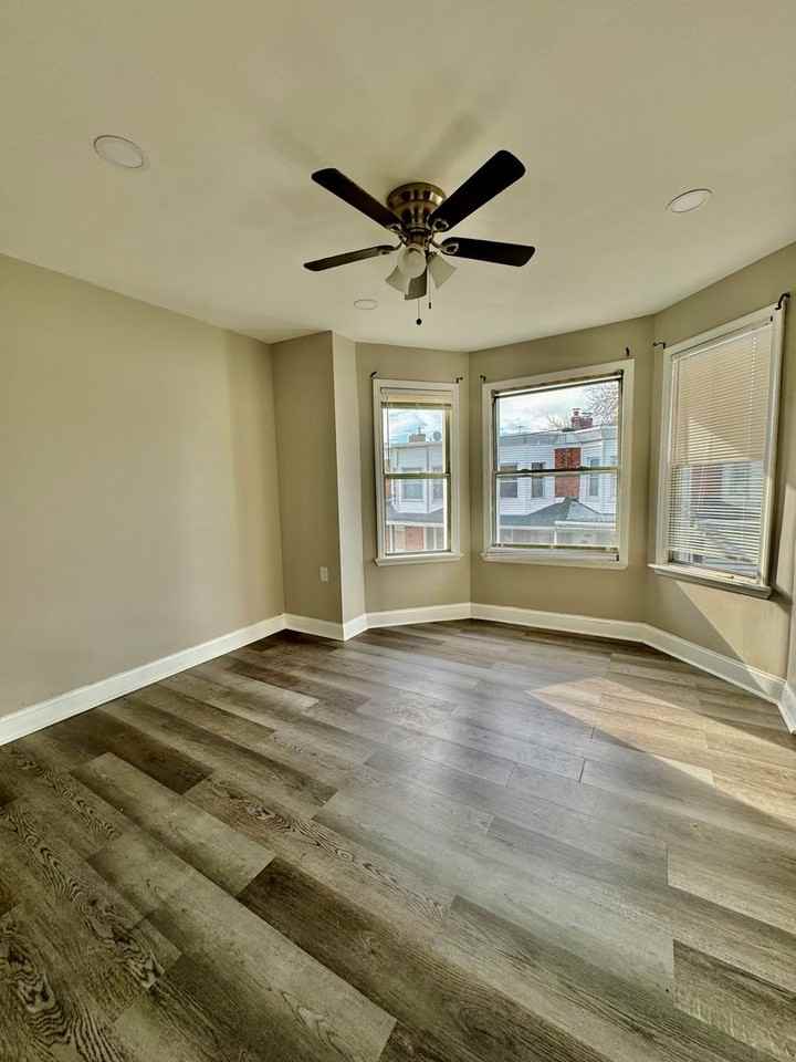 123 N Sickels St - Photo 5 of 9