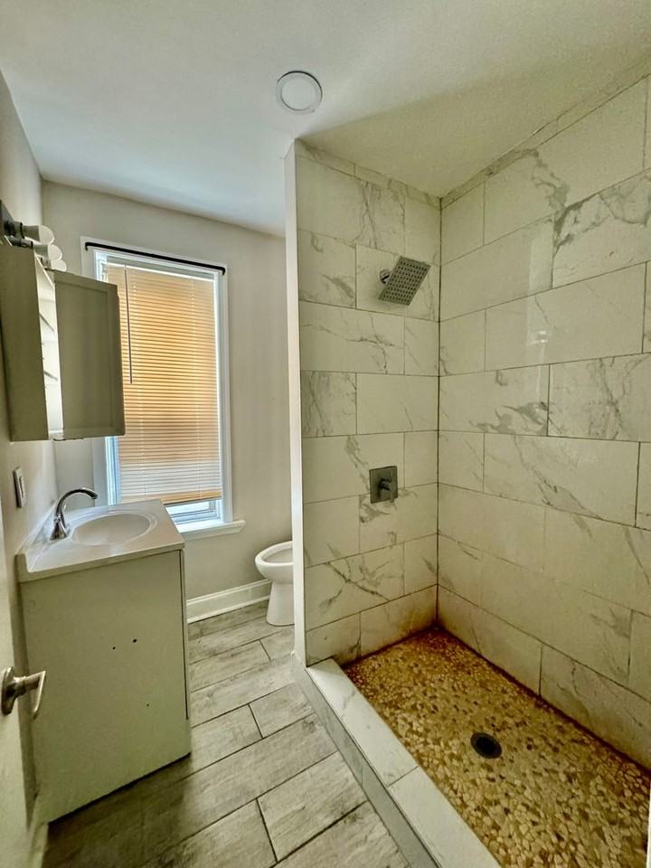 123 N Sickels St - Photo 7 of 9