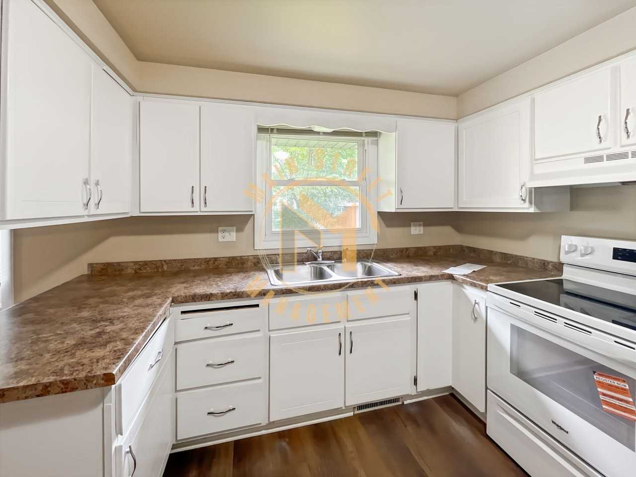 1849 Western Ave - Photo 3 of 16