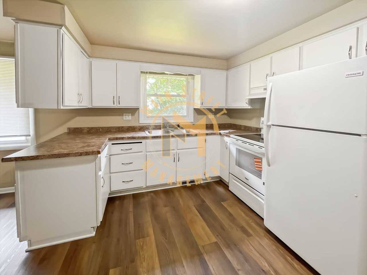 1849 Western Ave - Photo 4 of 16