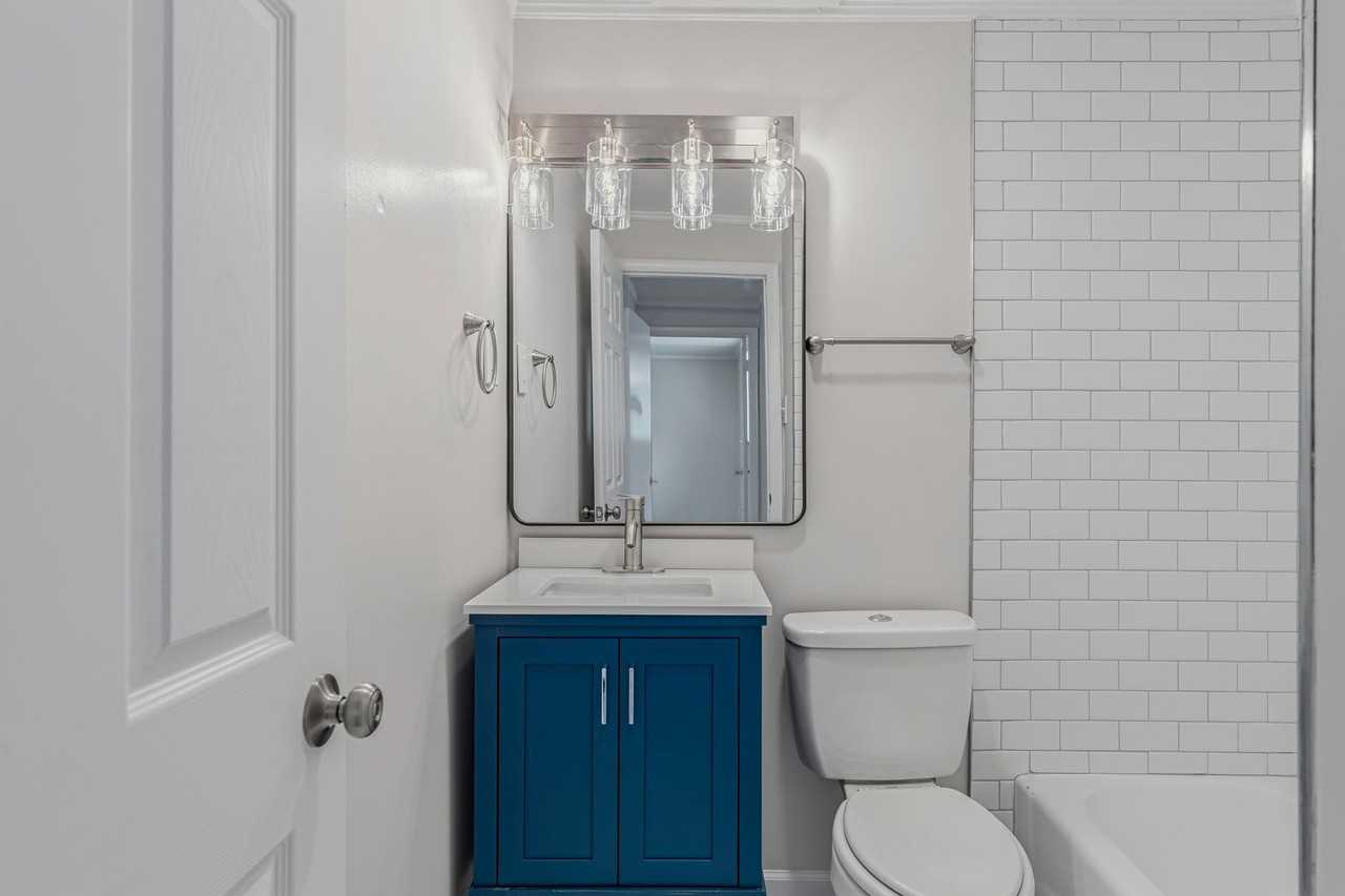 2114 Washington Ave - Photo 4 of 15