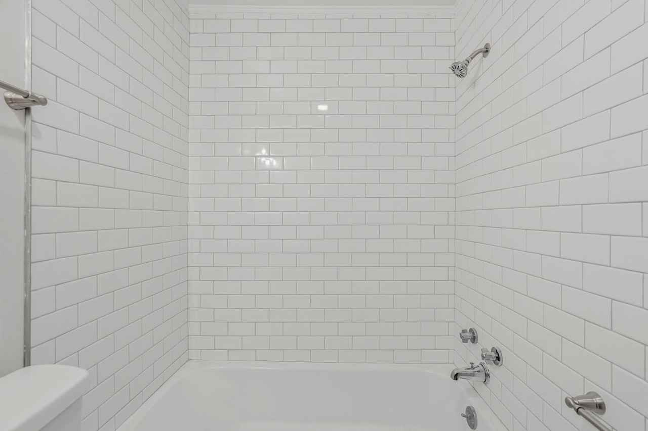 2114 Washington Ave - Photo 5 of 15