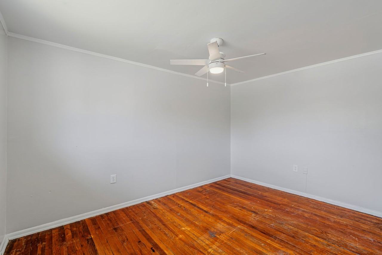 2114 Washington Ave - Photo 6 of 15