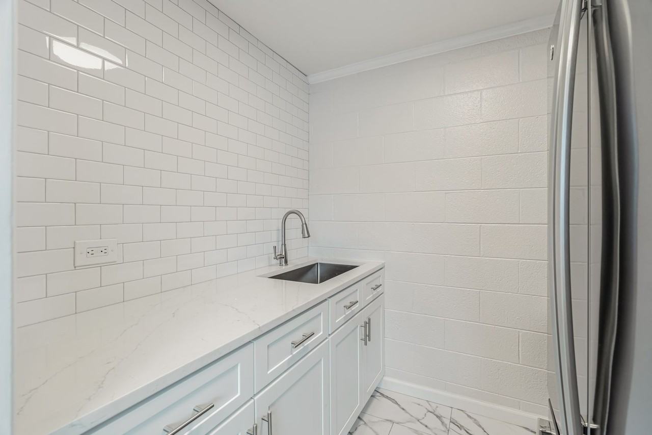2114 Washington Ave - Photo 7 of 15