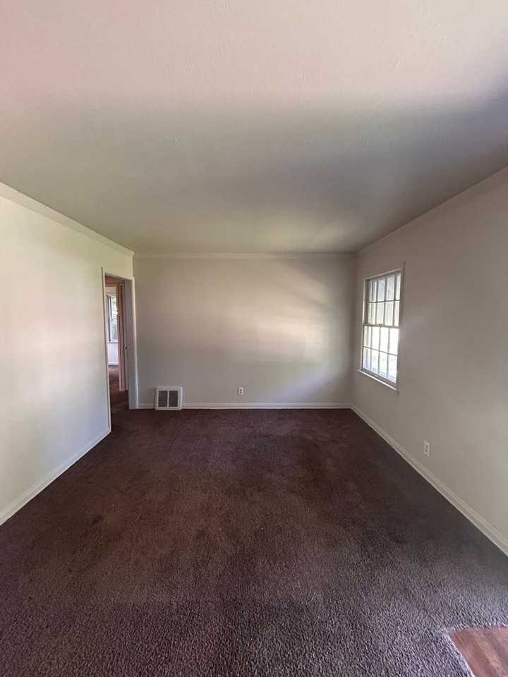 4500 Plaza Dr - Photo 2 of 7