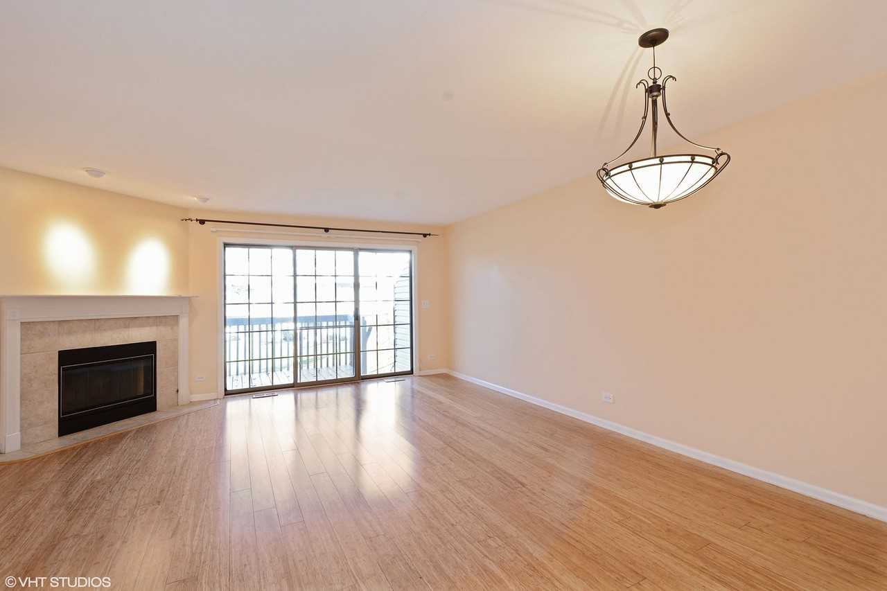 1560 N Saint Marks Pl - Photo 2 of 11