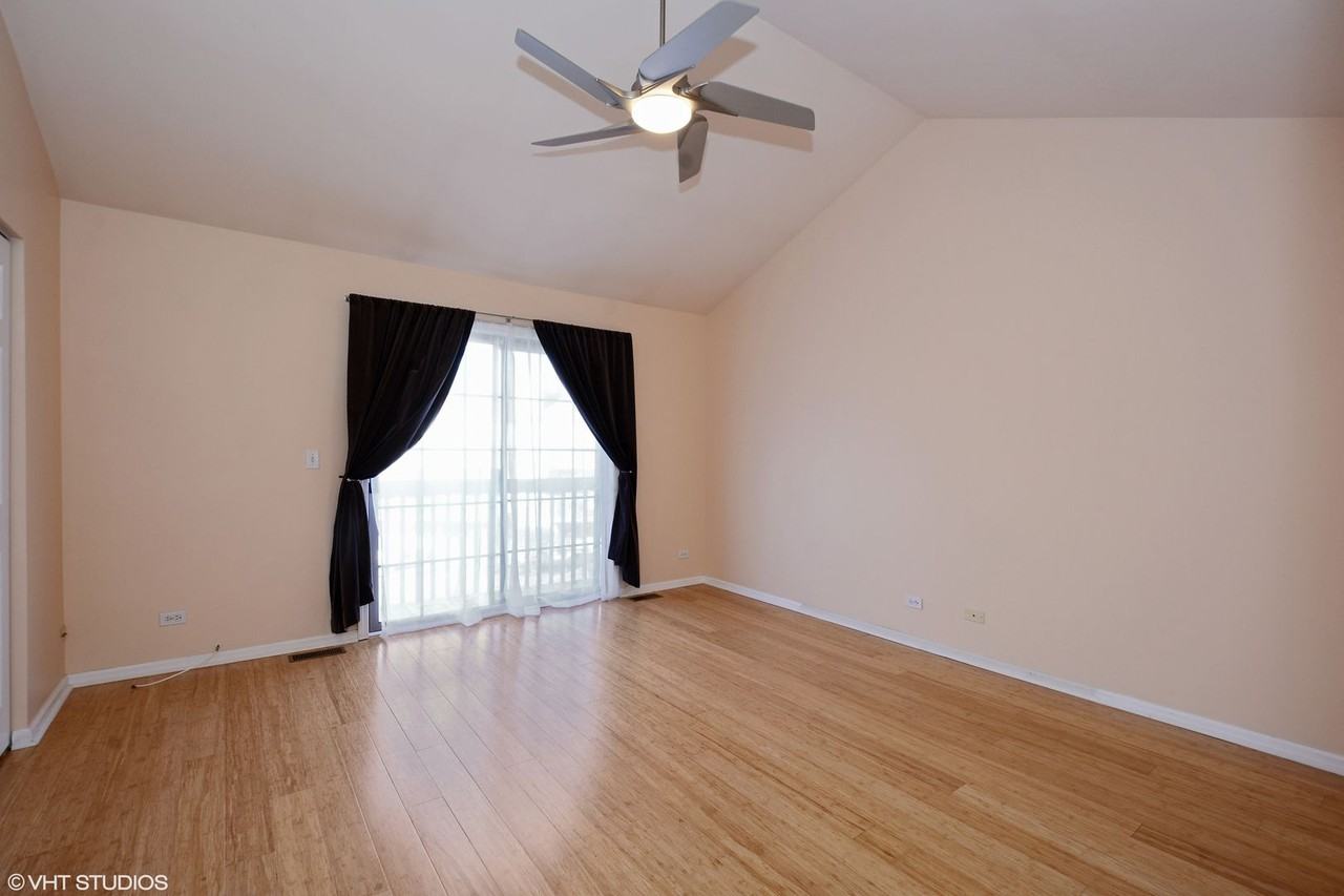 1560 N Saint Marks Pl - Photo 6 of 11